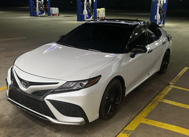 Новая Toyota Camry 2024 года, оказалась не такой дешевой какой ее ожидали увидеть российские покупатели