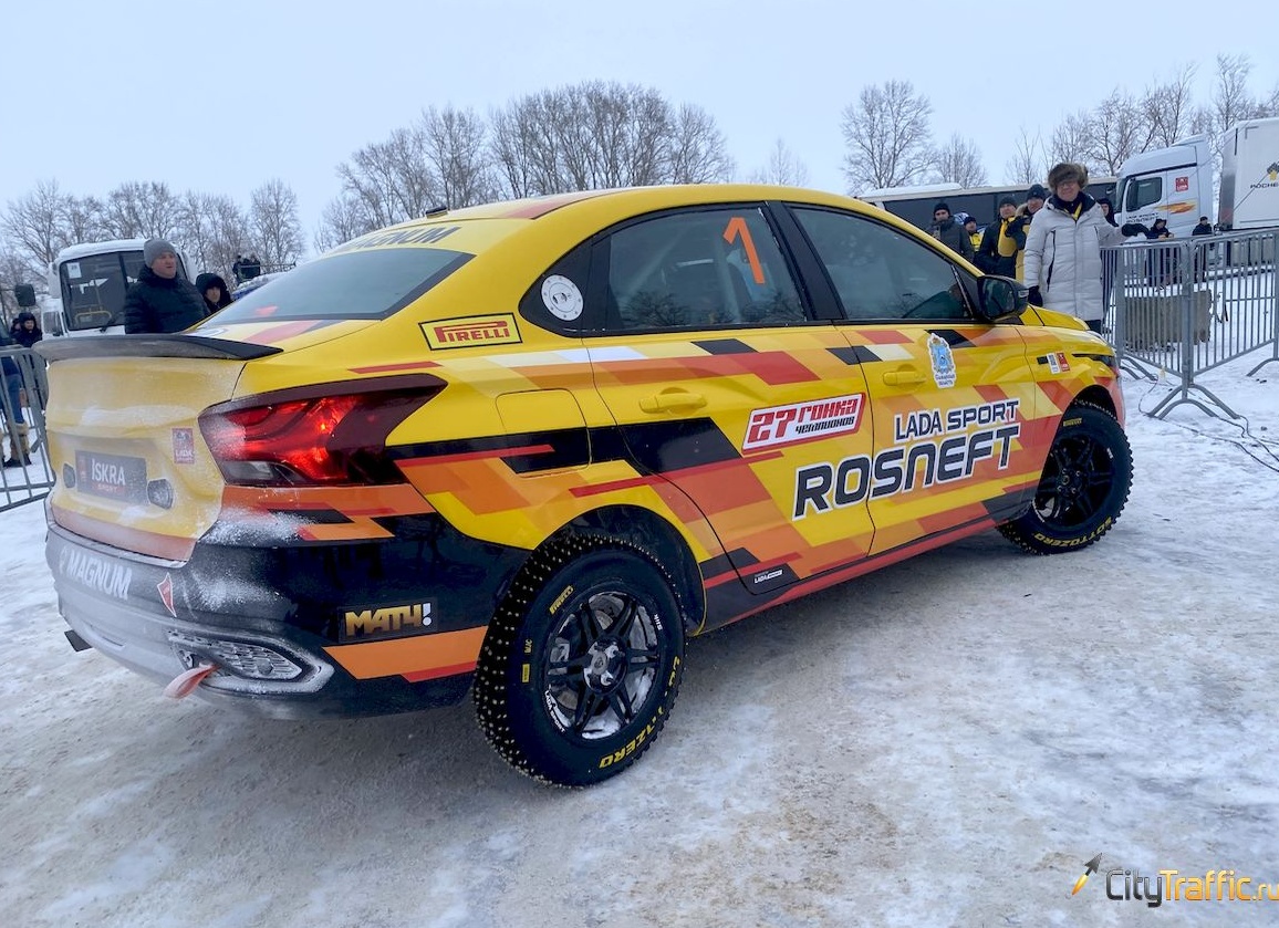 В Тольятти начинают собирать новую Lada Vesta с новым мотором и китайским вариатором.