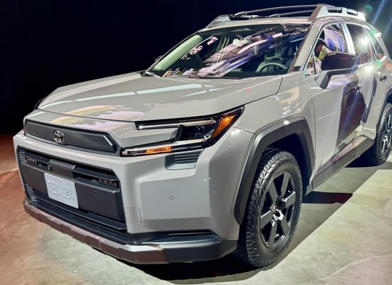 Топовая модель Toyota тоже стала кроссовером…